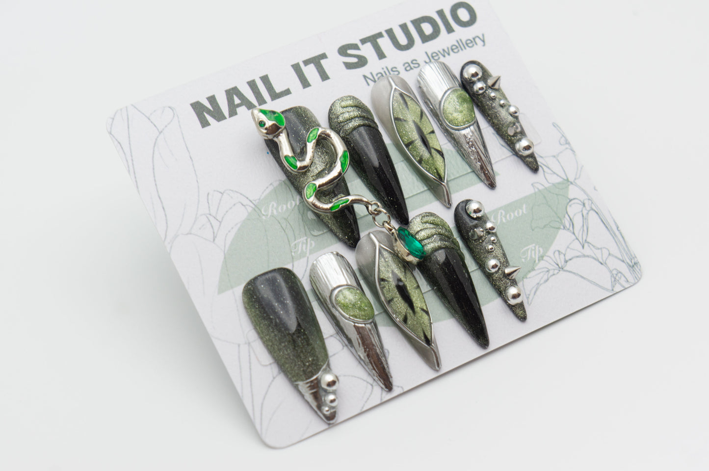 Unghie a Pression Halloween Serpente Argento Verde con Effetto Cat-eye e Perline Stiletto Lungo