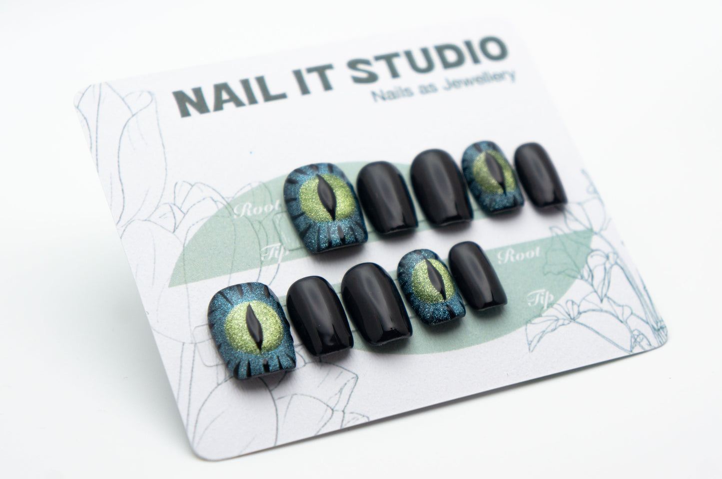 Unghie a Pressione Square Corto Nero con Occhi e Effetto Cat-eye CB006