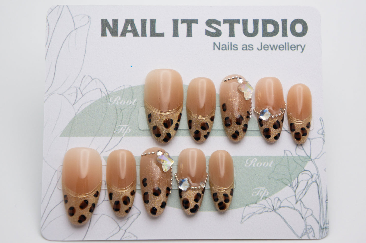 Unghie a Pressione Almond Medio Stampa Leopardata alla Francese con Effetto Cat-eye e Cristalli CA005