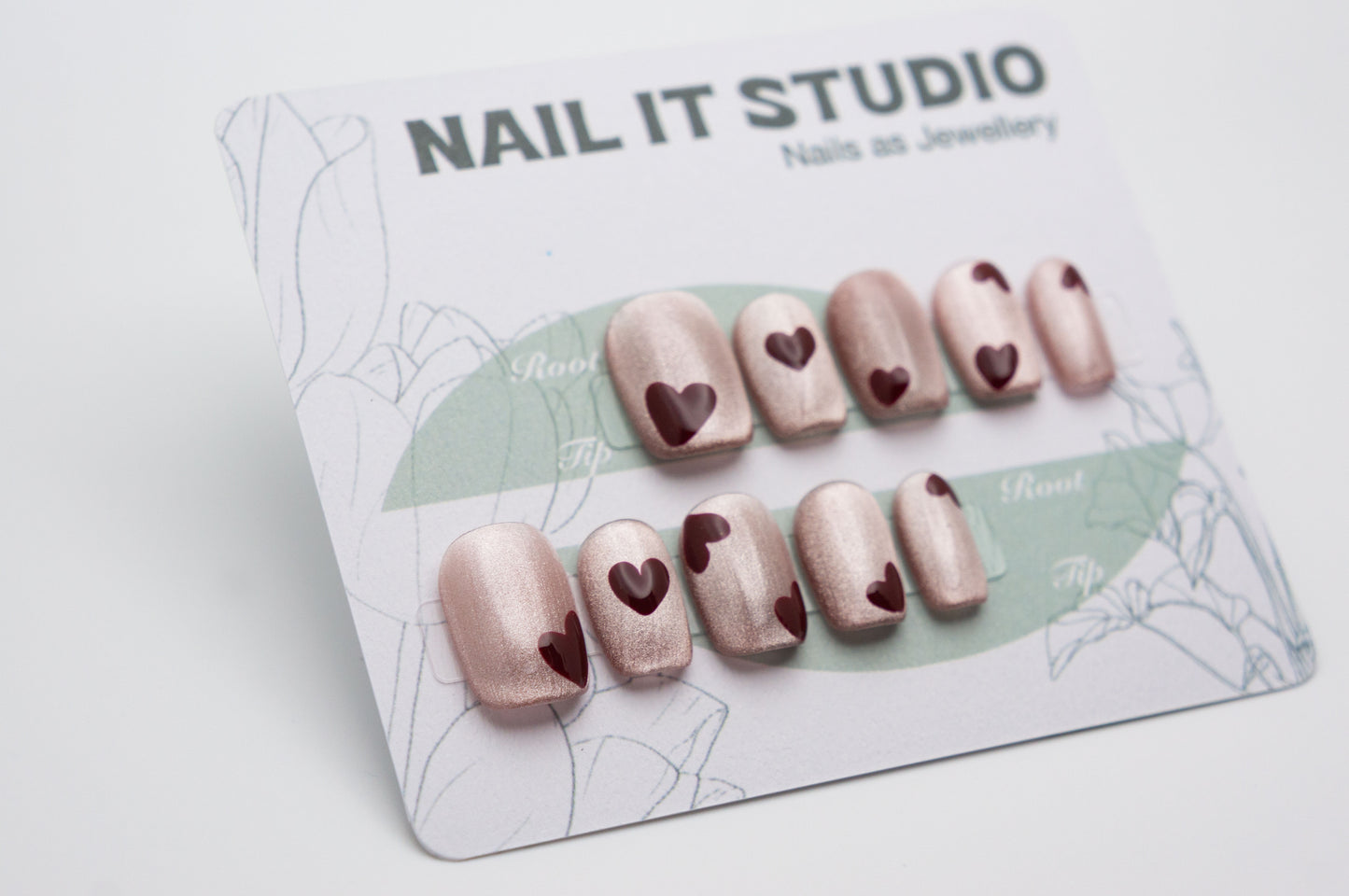 Unghie a Pressione Square Corto Rosa con Disegni di Cuore e Effetto Cat-eye DA006