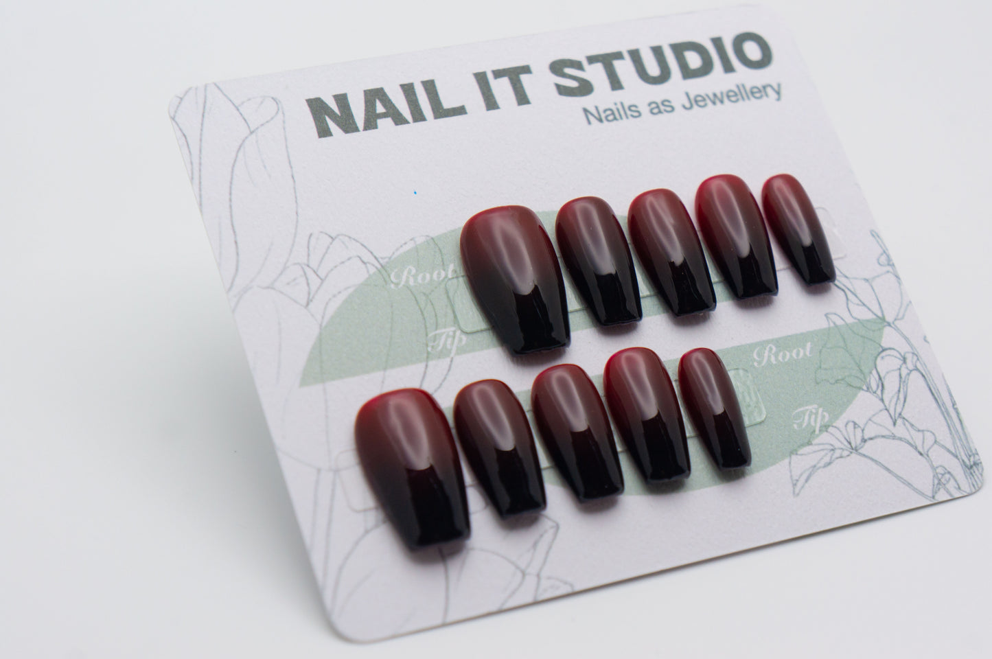 Unghie a Pressione Ballerina Corto Gradiente Rosso e Nero AA001