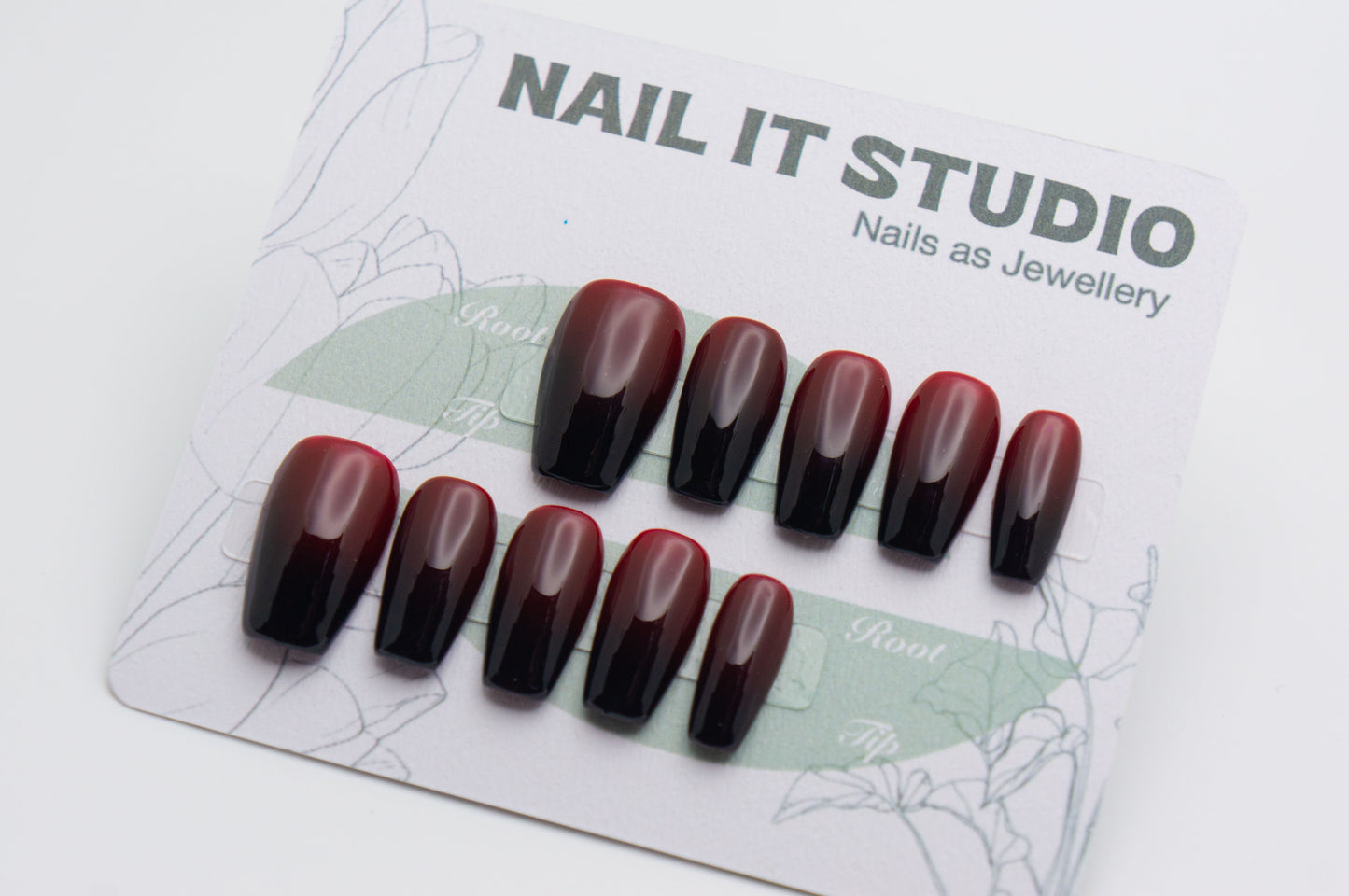 Unghie a Pressione Ballerina Corto Gradiente Rosso e Nero AA001