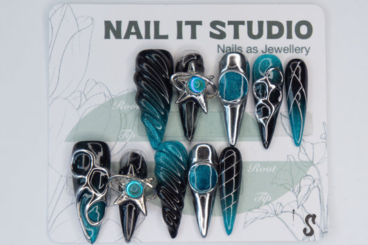 Unghie Press-on Stiletto Lungo Blu 3D Effetto Specchio Metallo Sollievo Spirale Cool CA009