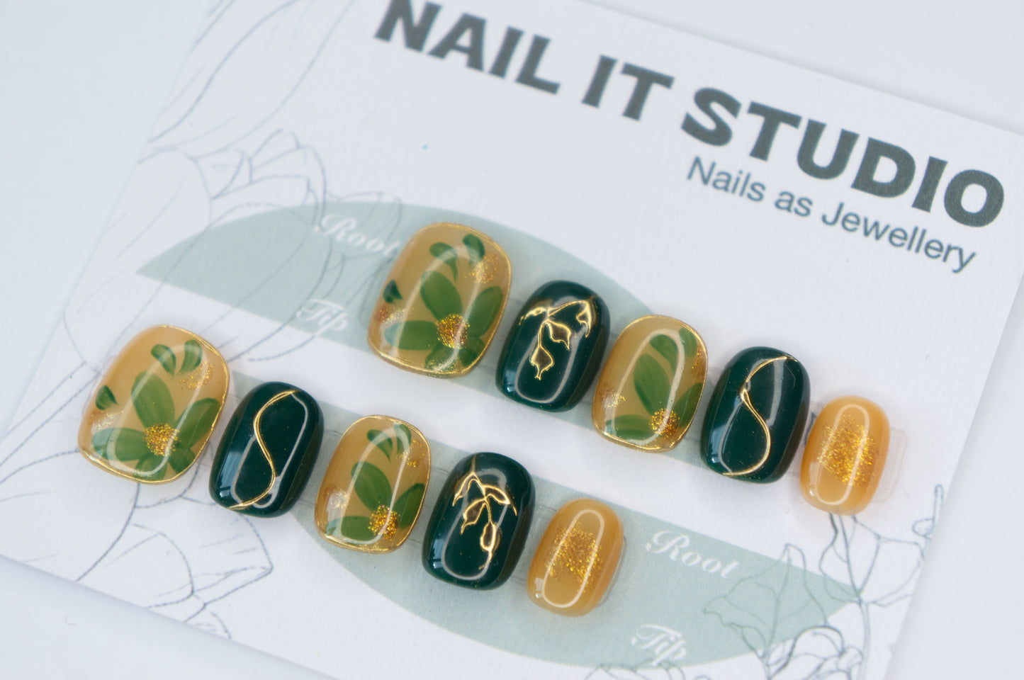 Unghie Press-on Square Extra Corto Verde e Oro Fiore Disegno a Mano