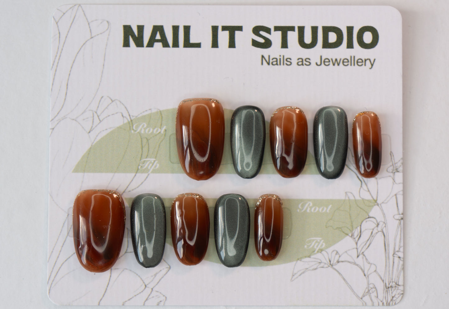Unghie Press-on Ovale Corto,Elegante All Time, Effetto Ambra e Blu Cat-eye, Marrone Sfumato