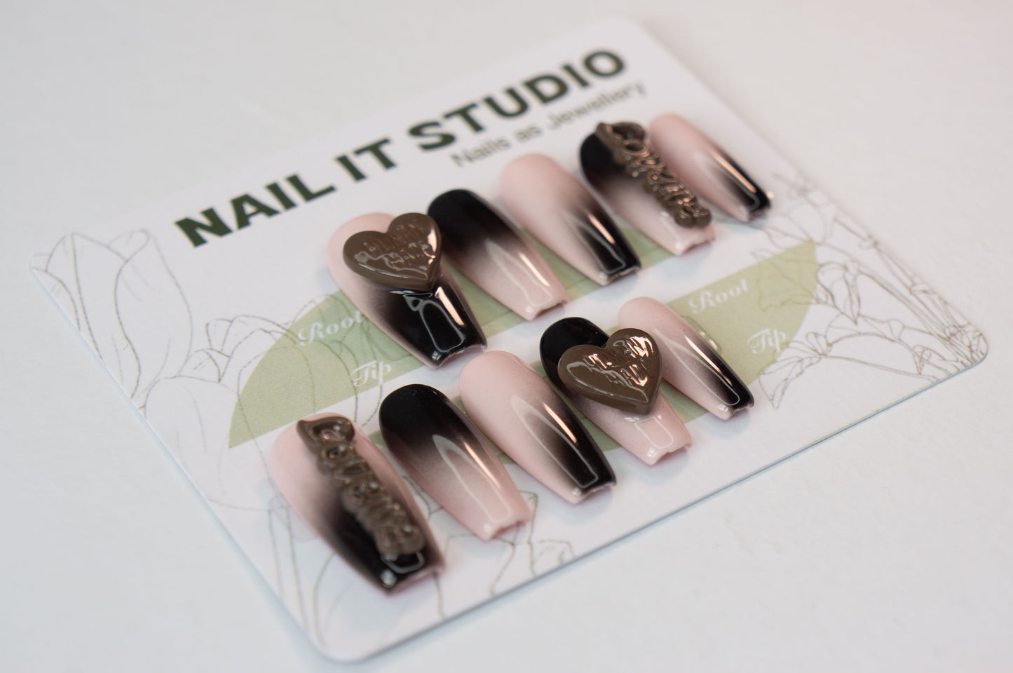 Unghie Press-on Coffin Medio con Cuore, Sfumato Rosa e Nero, 3D Love Me