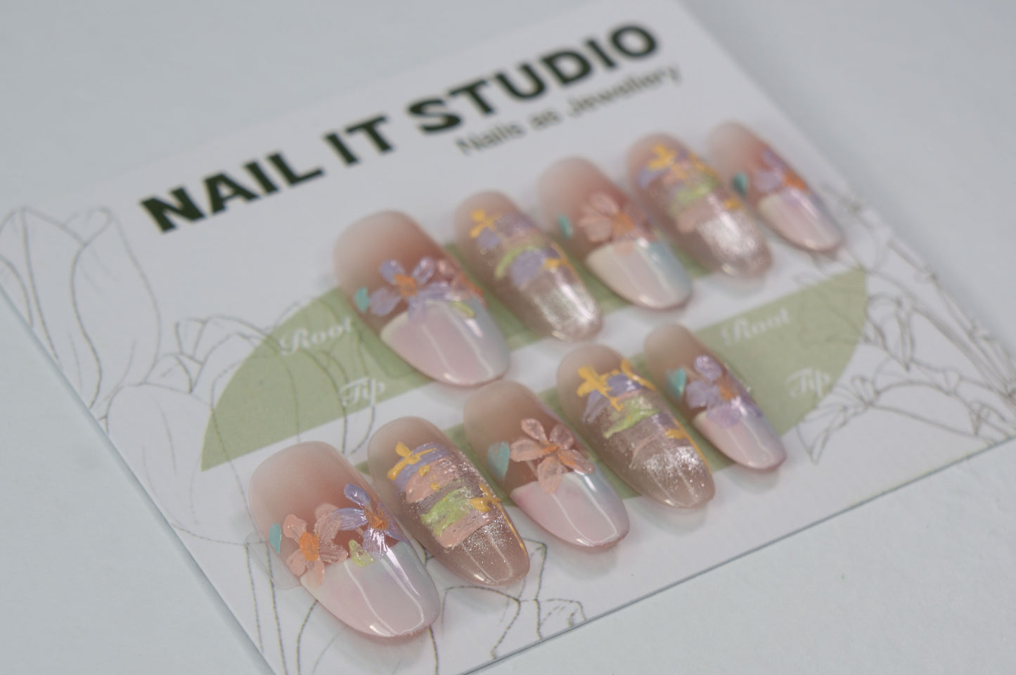 Unghie Press-on Ovale Medio alla Francese Rosa Lilla con Disegno Fiori Colore Morandi