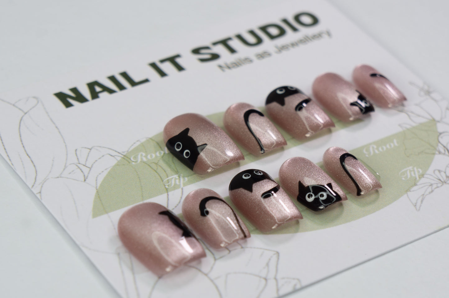 Unghie Press-on Square Extra Corto, Disegno di Gatto Nero a Mano con Effetto Cat-eye Rosa Argento EB004