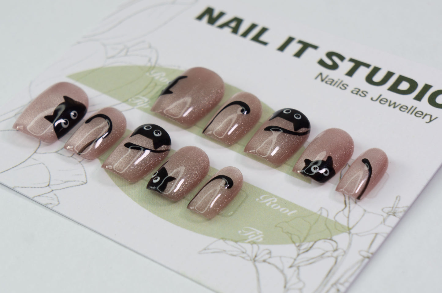Unghie Press-on Square Extra Corto, Disegno di Gatto Nero a Mano con Effetto Cat-eye Rosa Argento EB004